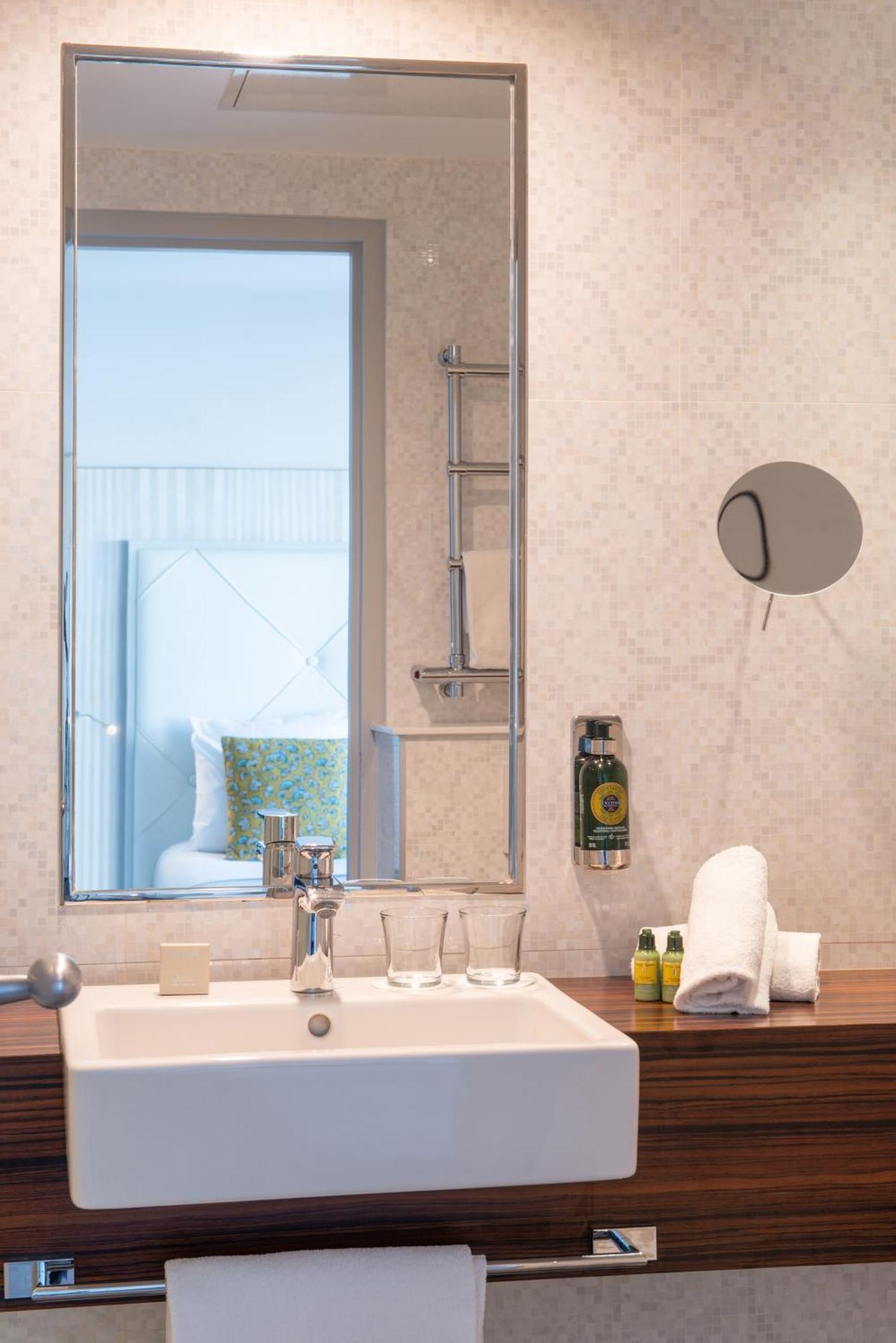 Hotel Le Parisis - Tour Eiffel 4*
