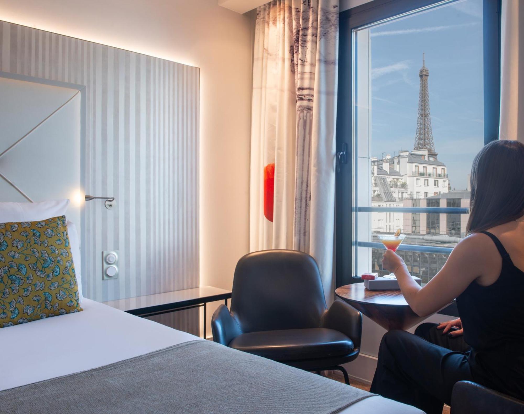 Hotel Le Parisis - Tour Eiffel 4*